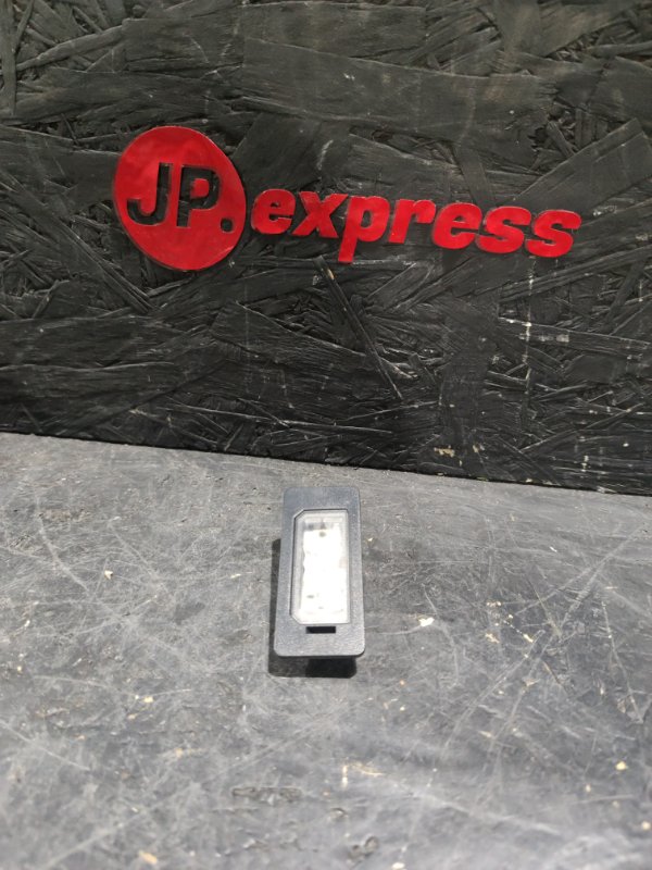 Плафон подсветки номера BMW X1 E84 N20B20