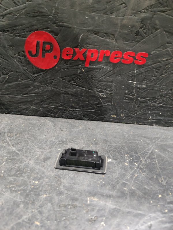 Плафон подсветки номера X1 2012 E84 N20B20