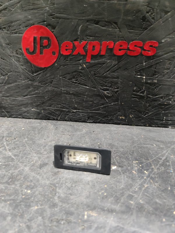 Плафон подсветки номера BMW X1 2012 E84 N20B20 63267193293 контрактная