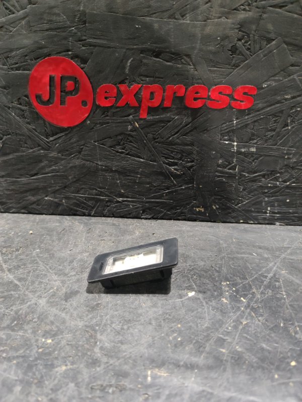 Плафон подсветки номера X1 2012 E84 N20B20