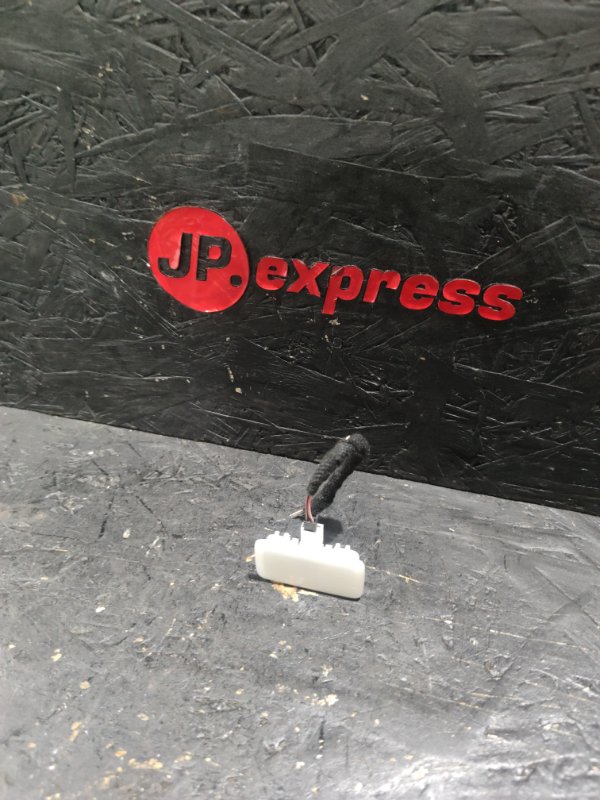 Плафон салонный BMW 3 2012 F30 N55B30 63319216245 контрактная