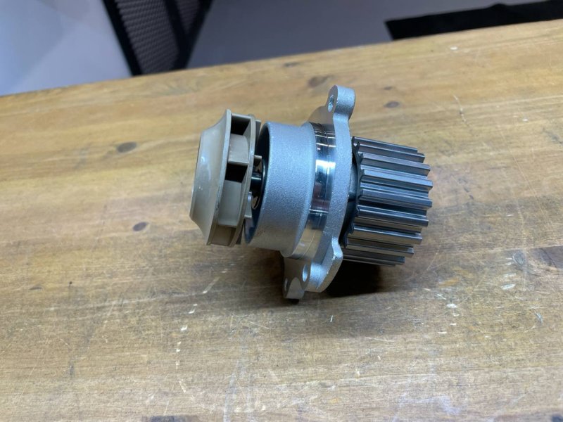 Насос водяной (помпа) лада 2112 Насос водяной (помпа) лада 2112