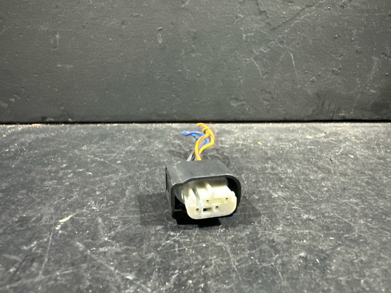 Разъем (фишка) проводки 5 2006 E61 N52B30AF