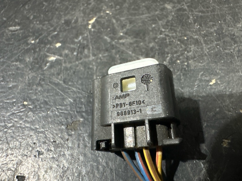 Разъем (фишка) проводки 5 2006 E61 N52B30AF