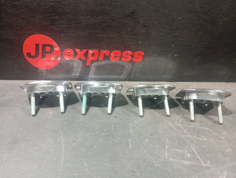 Кронштейн крепления груза в багажнике Cayenne 955