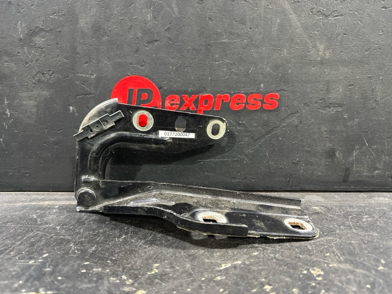 Петля капота правая Porsche Cayenne 955 7L5823302 контрактная