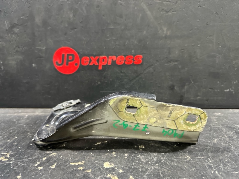 Петля капота правая Cayenne 955