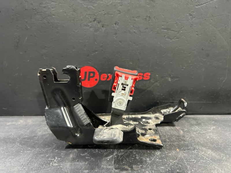 Кронштейн ремня безопасности Cayenne 955