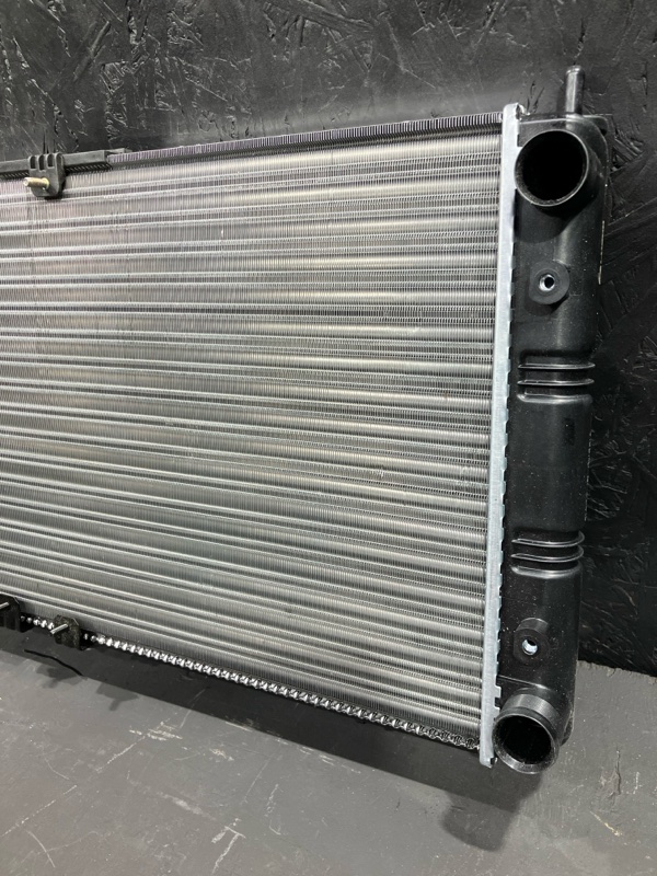 Радиатор охлаждения двигателя KALINA