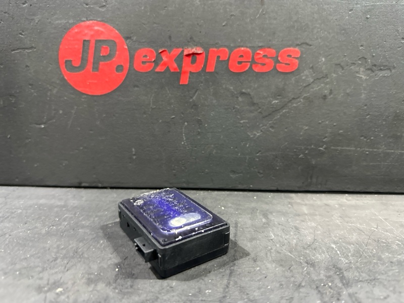Датчик дождя X1 2010 E84 N52B30AE Датчик дождя X1 2010 E84 N52B30AE
