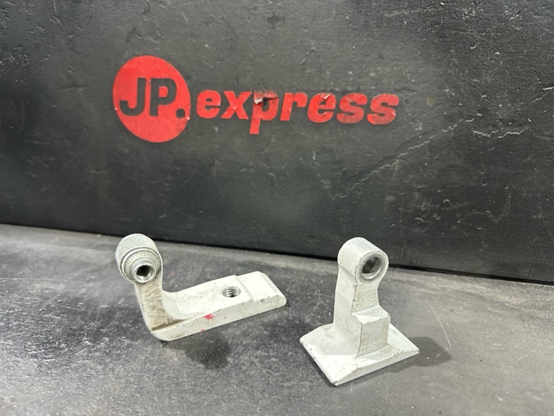 Запчасть петля двери задняя левая BMW 3 2012 F30 N55B30 41527284545 контрактная Петля двери задняя левая BMW 3 2012 F30 N55B30 41527284545 контрактная