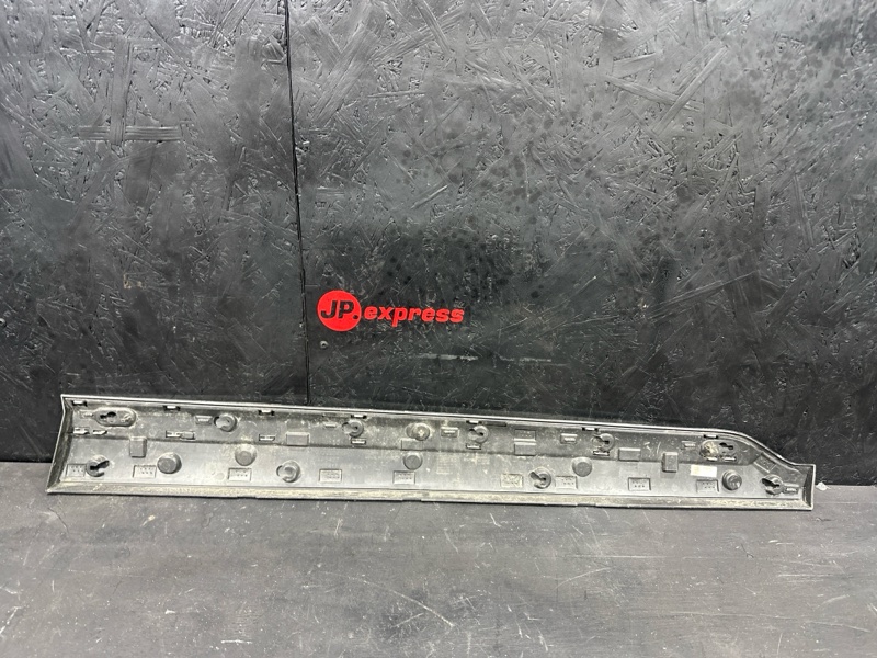 Молдинг двери передний левый XC90