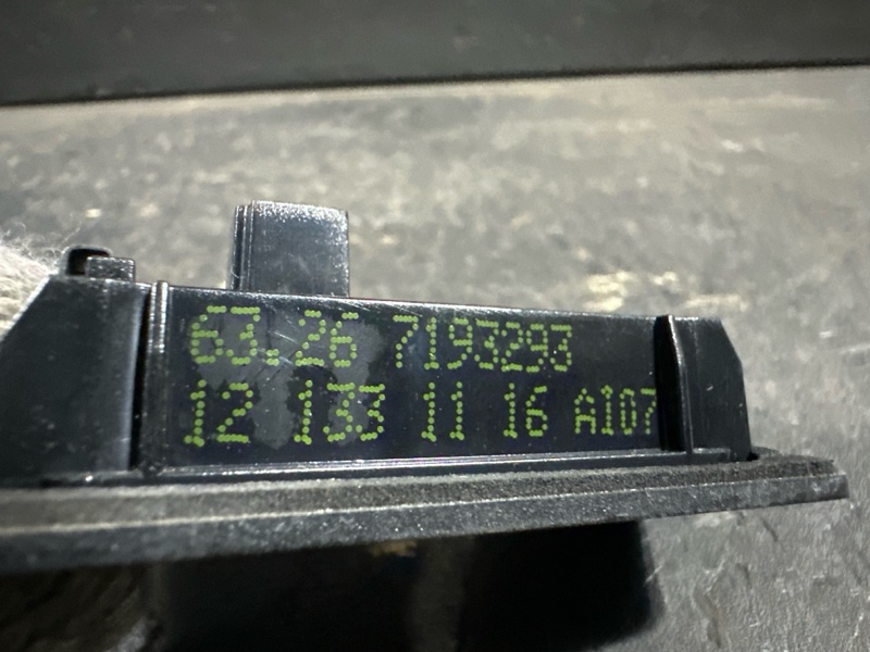 Плафон подсветки номера 5 2012 F10 N55B30A