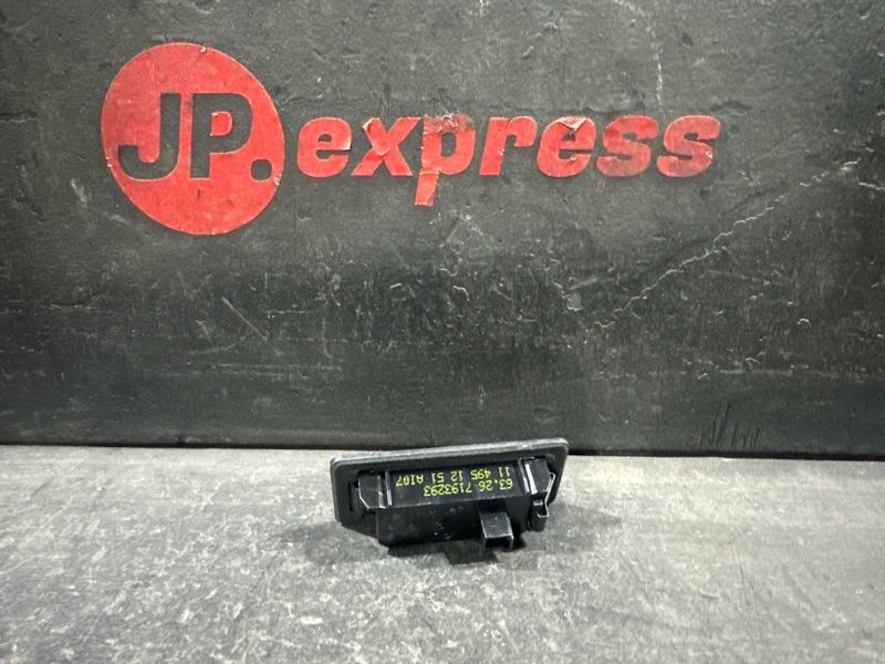 Плафон подсветки номера BMW 3 F30 N20B20 Плафон подсветки номера BMW 3 F30 N20B20