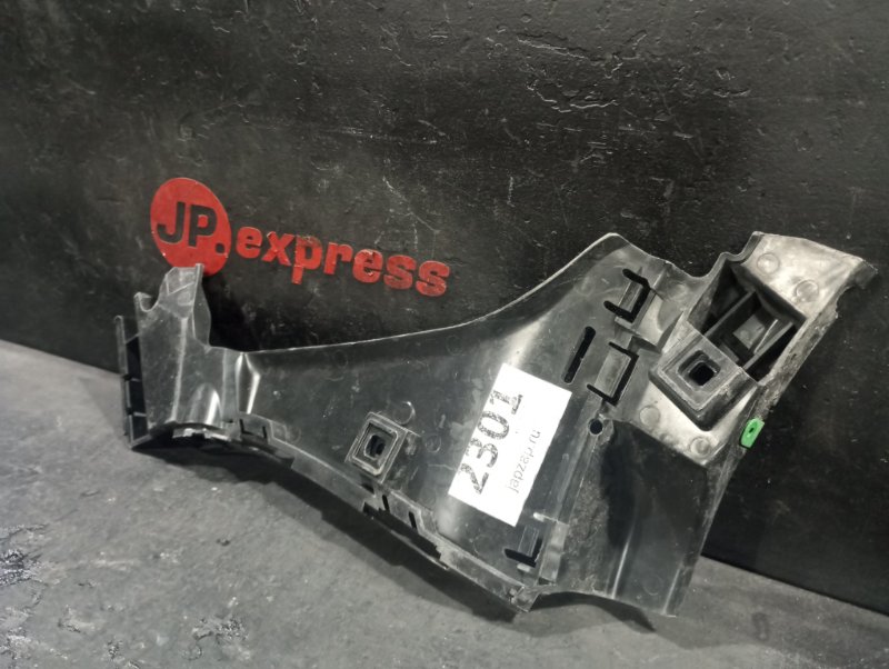 Кронштейн бампера задний правый VOLVO C30