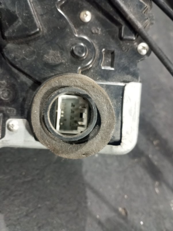 Замок двери передний правый GS 300