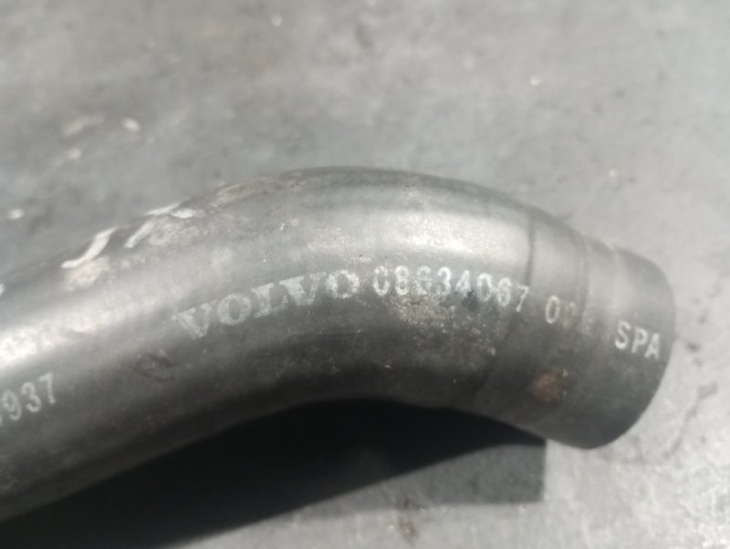 Патрубок радиатора XC90 Патрубок радиатора XC90