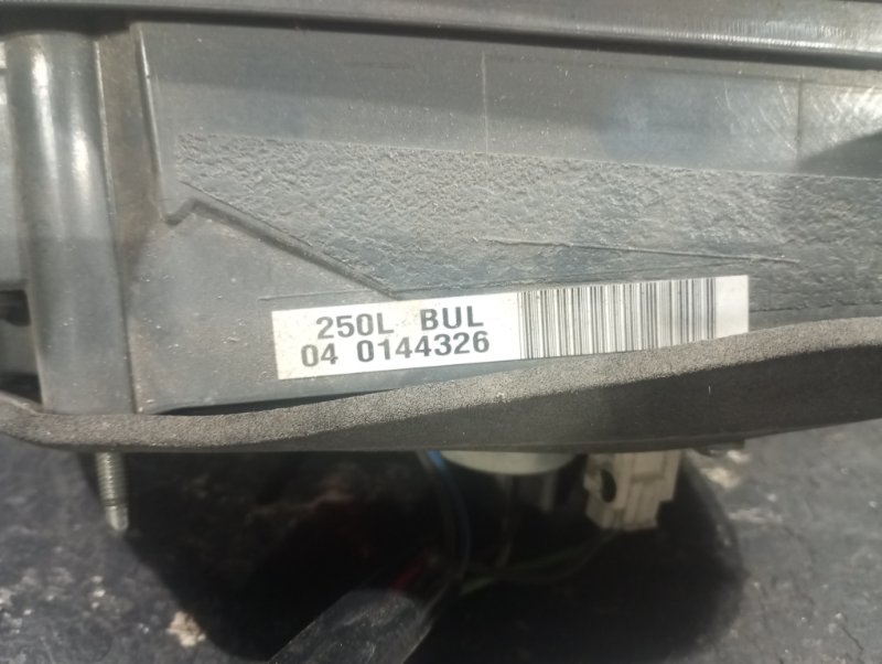 Фонарь крышки багажника задний правый LS460 2006-2009 USF40 1URFE