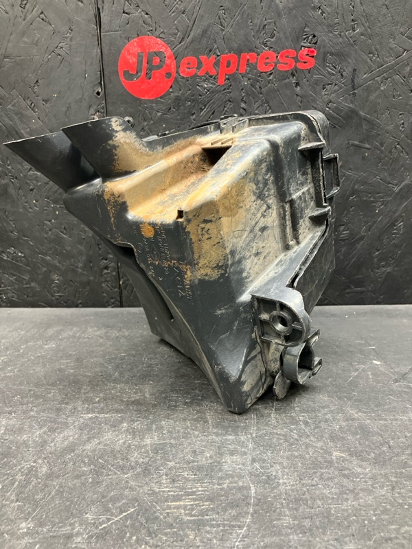 Корпус блока предохранителей Duster 2017 HSA K9K Корпус блока предохранителей Duster 2017 HSA K9K