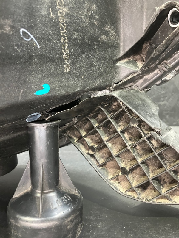 Фара передняя левая VA3