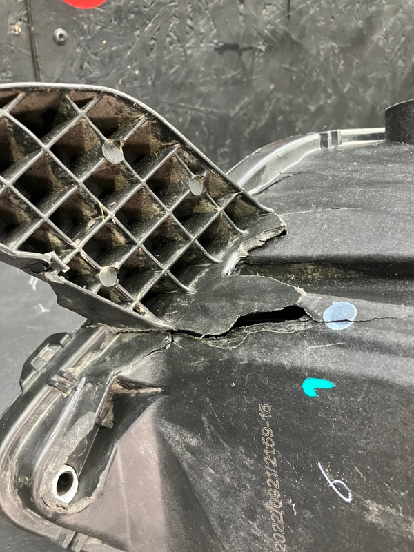 Фара передняя левая VA3