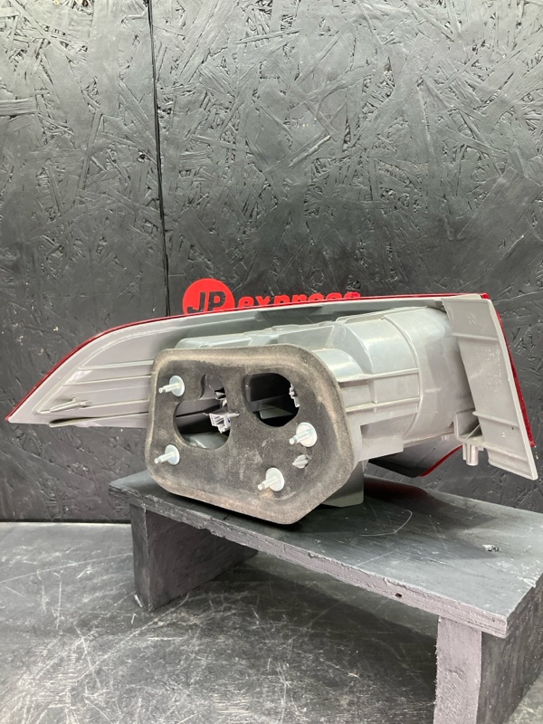 Фонарь задний правый Accord 11-13 8 Фонарь задний правый Accord 11-13 8