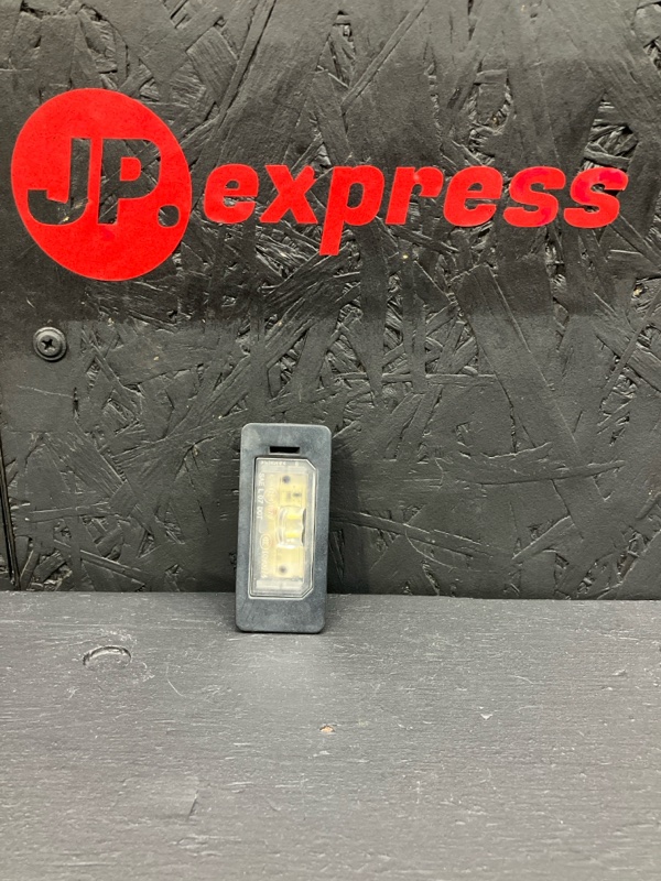 Плафон подсветки номера BMW 5 2010 F10 N52B25AF 63267193293 контрактная