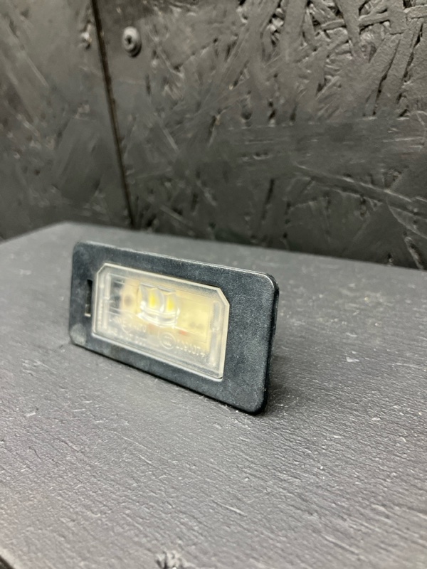 Плафон подсветки номера 5 2010 F10 N52B25AF