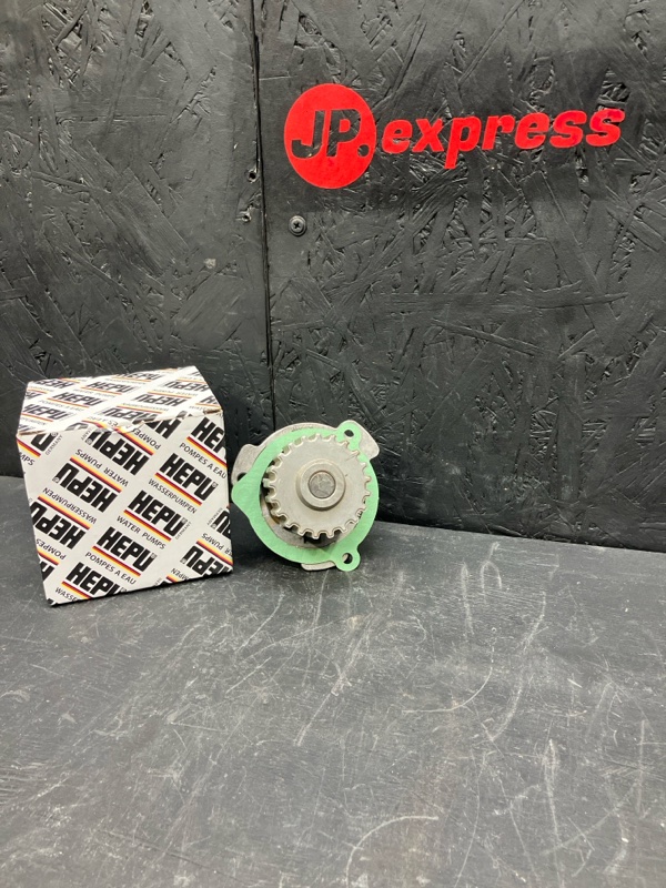 Насос водяной (помпа) LADA 2108 P622 новая