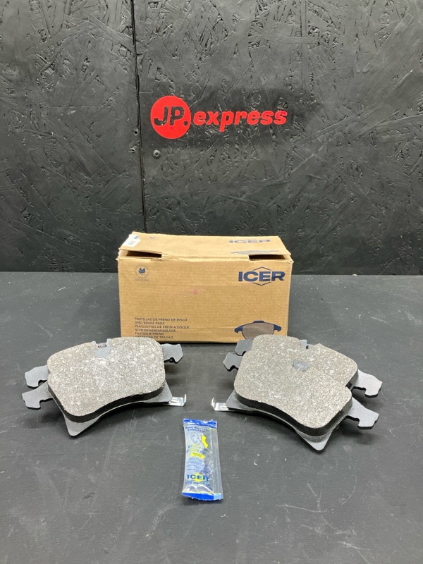 Тормозные колодки переднее Opel Astra H 181592 новая