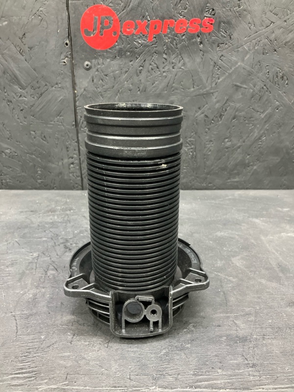 Патрубок воздушного фильтра PASSAT 2005>2010 B6