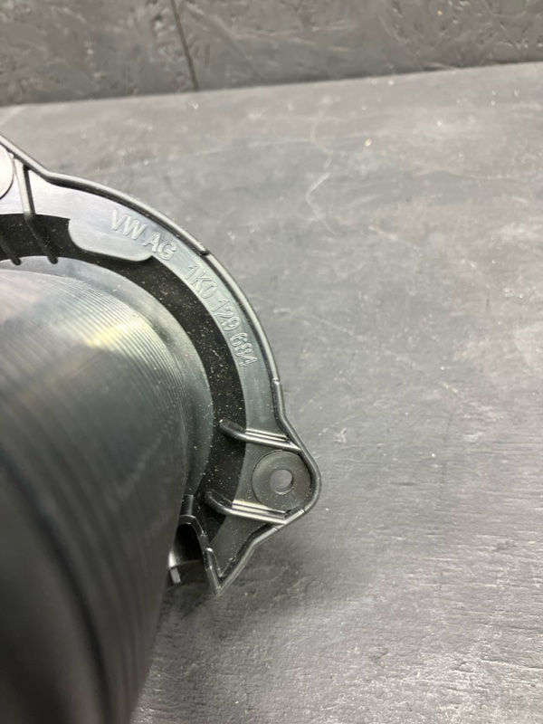 Патрубок воздушного фильтра PASSAT 2005>2010 B6