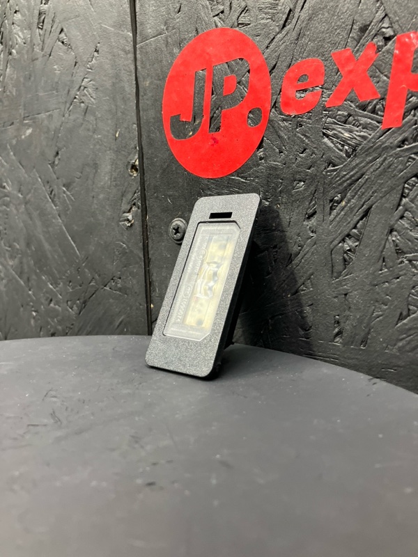 Плафон подсветки номера