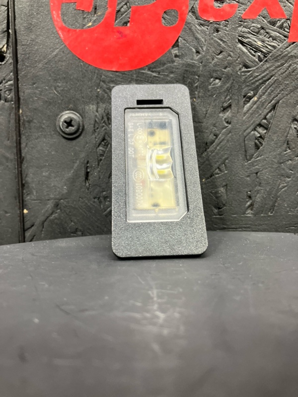 Плафон подсветки номера