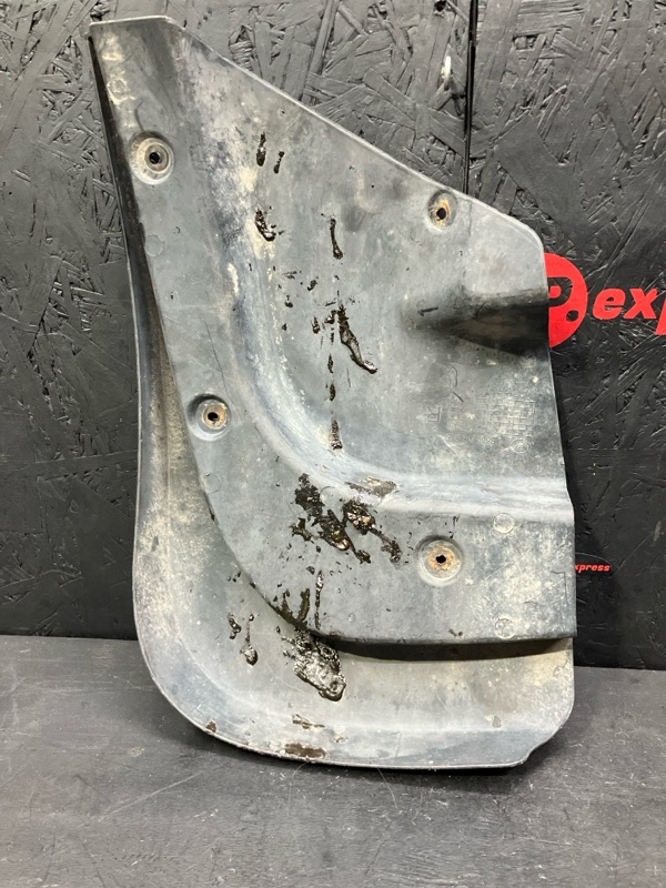 Брызговик задний правый X60 2012-2016