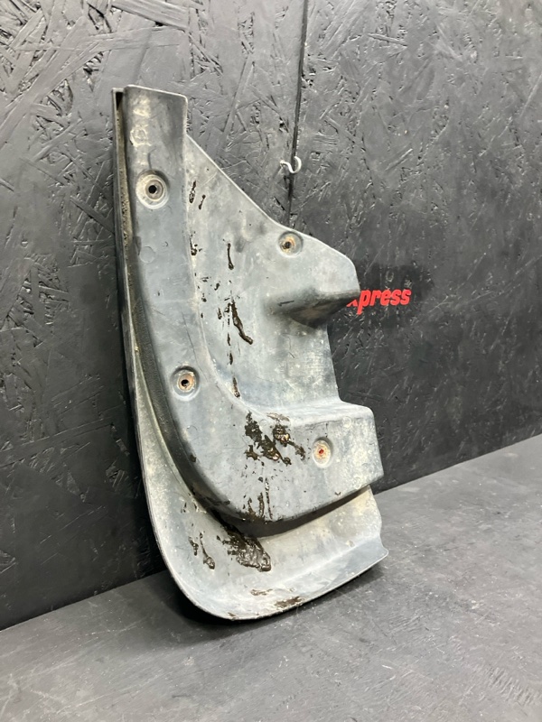 Брызговик задний правый X60 2012-2016