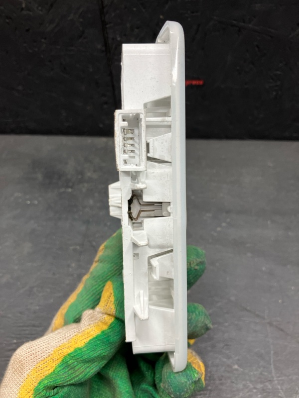 Плафон салонный Megane 3