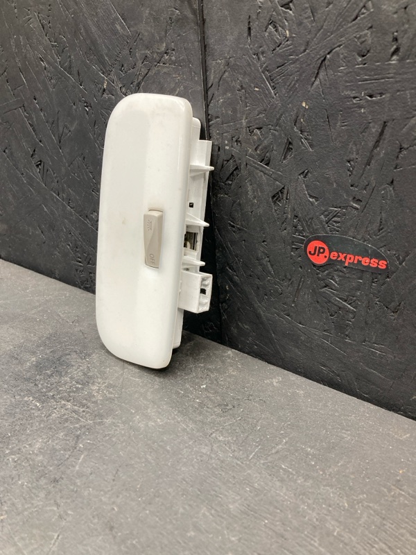 Плафон салонный Megane 3 Плафон салонный Megane 3