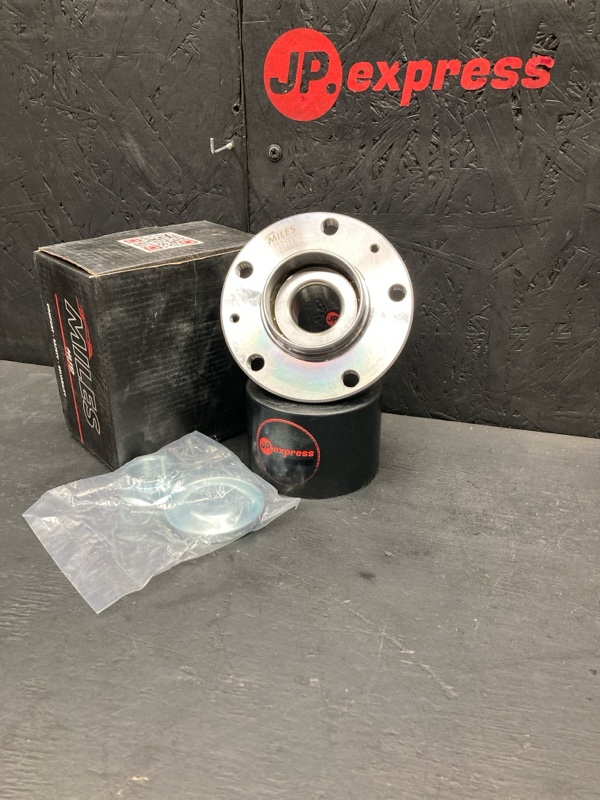 Запчасть ступица Citroen C5 2000 DB83052 новая Ступица Citroen C5 2000 DB83052 новая