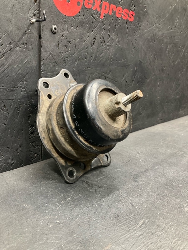Подушка двигателя Volkswagen Polo 6R1 BTS