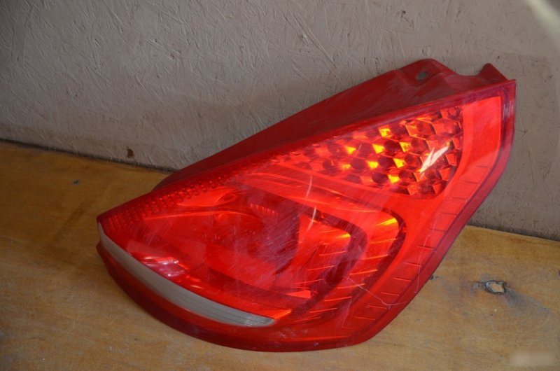 Фонарь задний Ford Fiesta 1709553А Б/У