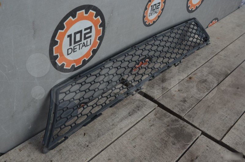 Решетка бампера XC70