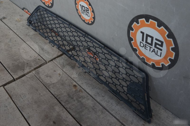 Решетка бампера Volvo XC70