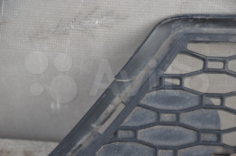 Решетка бампера XC70