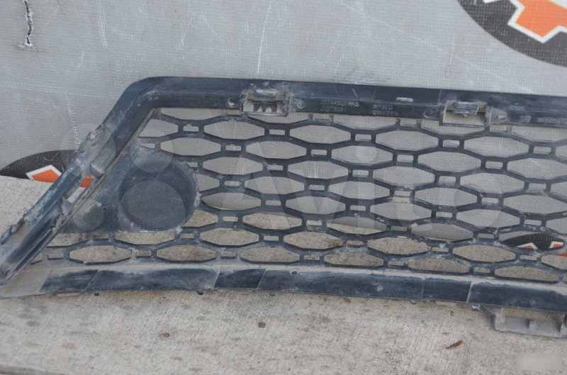 Решетка бампера XC70