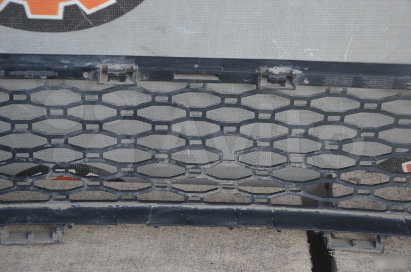 Решетка бампера XC70