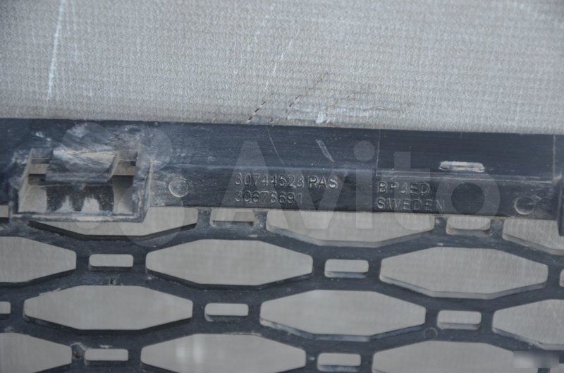 Решетка бампера XC70