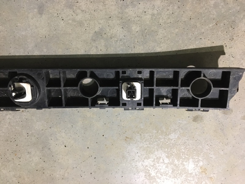 Направляющая заднего бампера правая задняя правая X-Trail T32 Направляющая заднего бампера правая задняя правая X-Trail T32