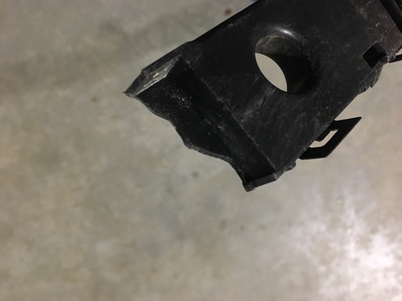 Направляющая заднего бампера правая задняя правая X-Trail T32 Направляющая заднего бампера правая задняя правая X-Trail T32