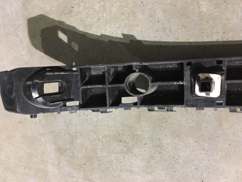 Направляющая заднего бампера правая задняя правая X-Trail T32 Направляющая заднего бампера правая задняя правая X-Trail T32